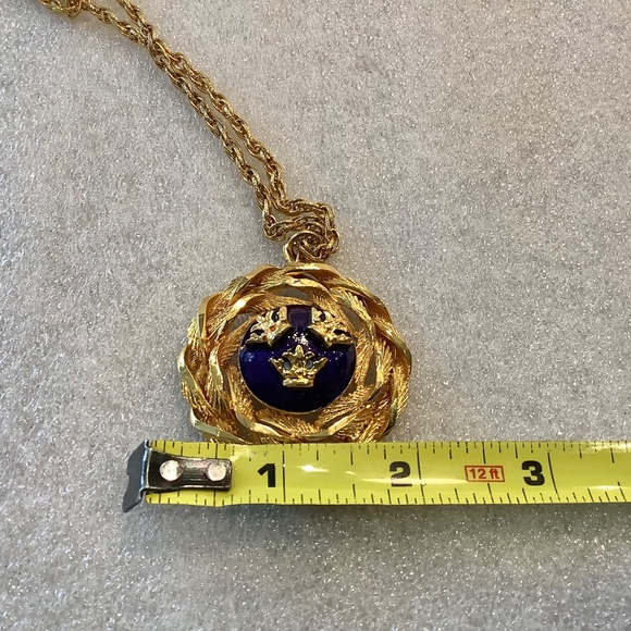 Swedish Souvenir Pendant Necklace Sweden 3 Crowns in Blue Enamel 28” Link Chain - Picture 7 of 8